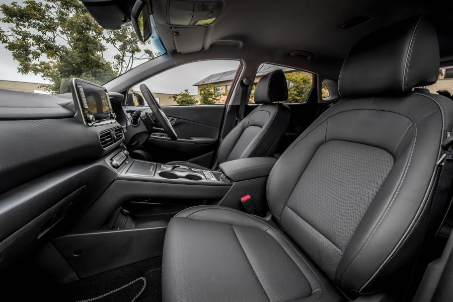 Интерьер Hyundai Kona Electric (OS) 2018 года  (UK) (фото 40 из 40)